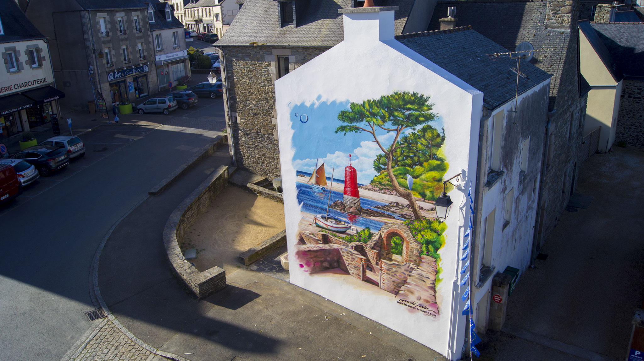 fresque decorative grand pignon realiser pour la décoration de la commune de Plestin les grèves Côtes d'armor Bretagne