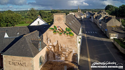 fresque murale de la commune de Trémel- vue par drone- photo aérienne de la peinture identitaire6 vue d'ensemble de la commune