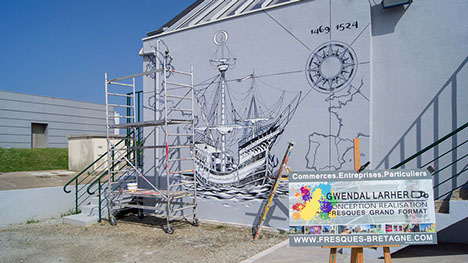 Fresque de street art, peinture décorative réalisée sûr la façade du restaurant le Vasco de Gama à Roscoff