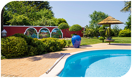 peinture murale piscine extérieure villa bord de mer Bretagne