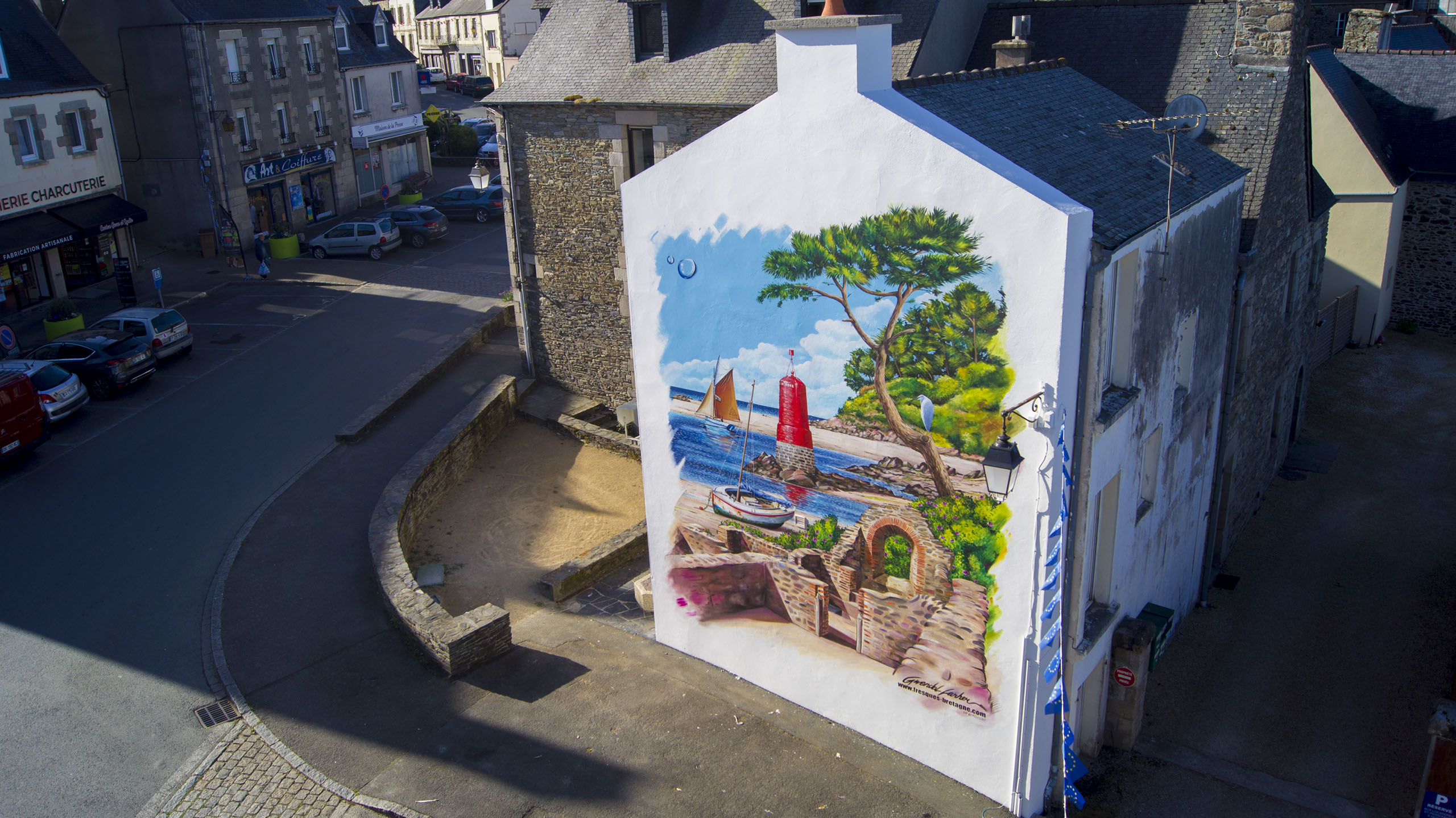 Fresque monumentale-peinture de street art peinte pour la collectivité de la commune de Plestin les grèves dans les Côtes d'Armor