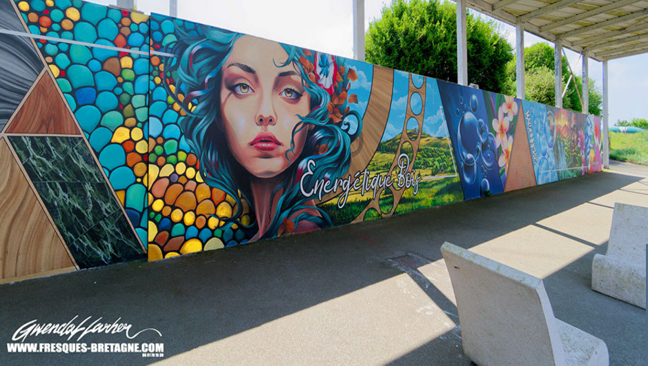 Peinture de street art, La Marianne graffitis contemporain pour l'habilla des murs du lycée des metiers à Pleyben