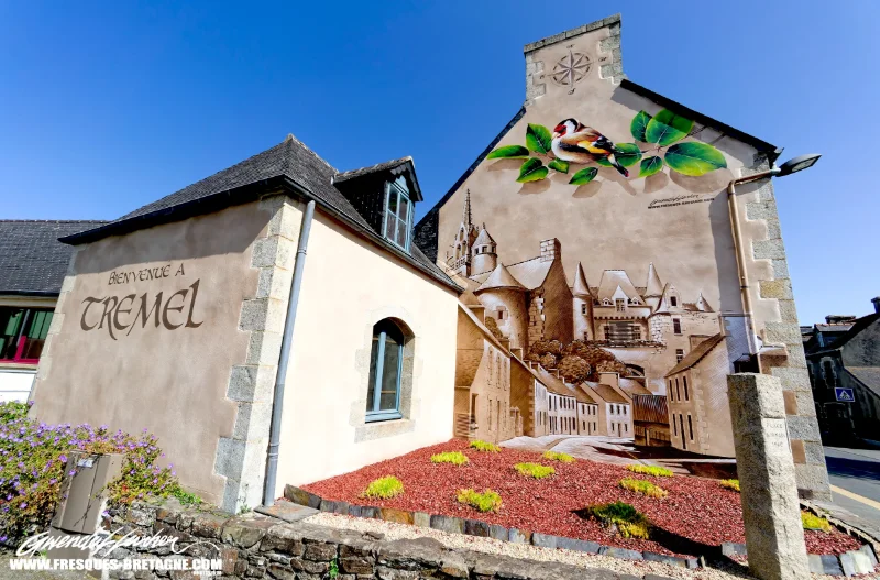 Fresque street art monumentale sur la façade de la mairie de la commune de Trémel
